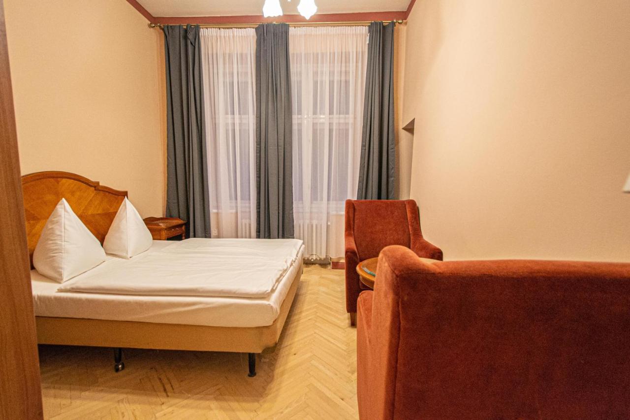 4 Bedrooms 130M2 Apartment At The Main City Square Прага Экстерьер фото